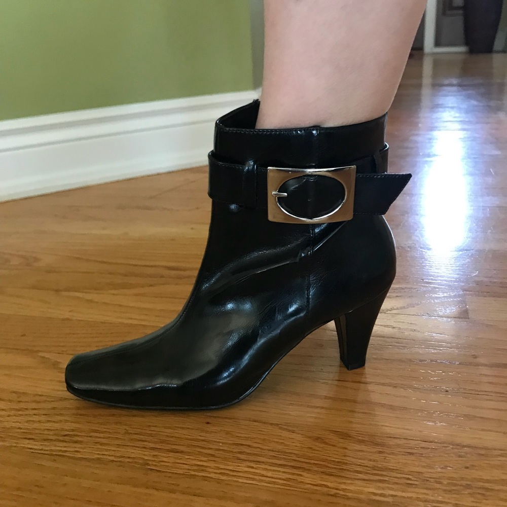NWT High heel boots